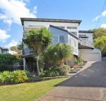 10 Barra Crescent Coolum Beach 500 BOND WIFI walking distance to beach - Accommodation Ballina