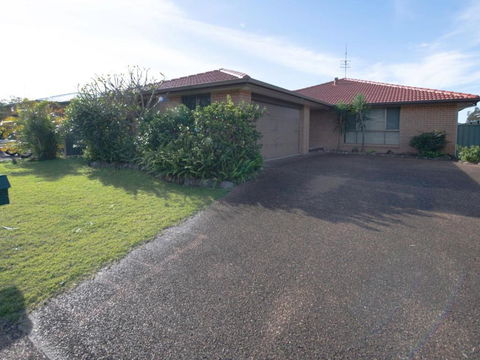 Relaxing Waterfront Property In Quiet Location - Accommodation Ballina 3