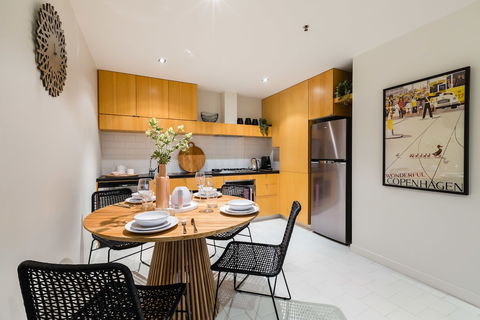 Auguste 2 BDR Melbourne Apartment - Accommodation Ballina 4
