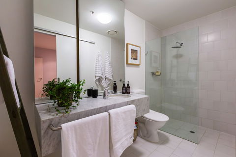 Auguste 2 BDR Melbourne Apartment - Accommodation Ballina 2