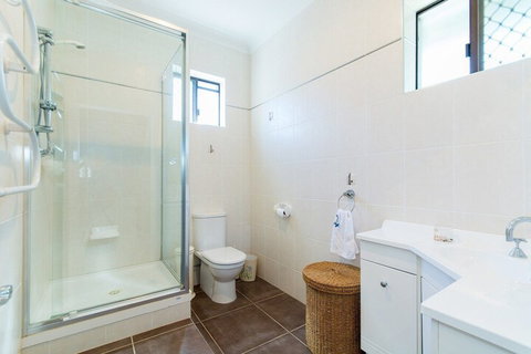 Magical Holiday Home Welsby Pde Bongaree - Accommodation Ballina 4