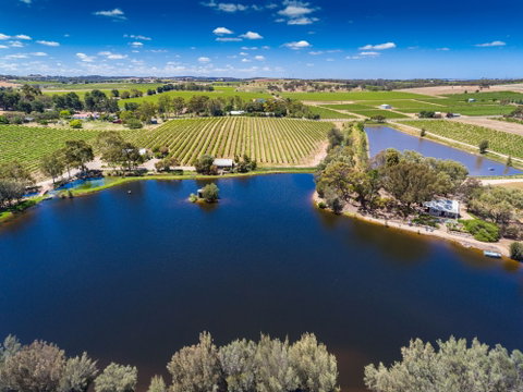 Stonewell Cottages & Vineyards - Accommodation Ballina 0
