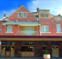 Captain Cook Hotel - Accommodation Ballina