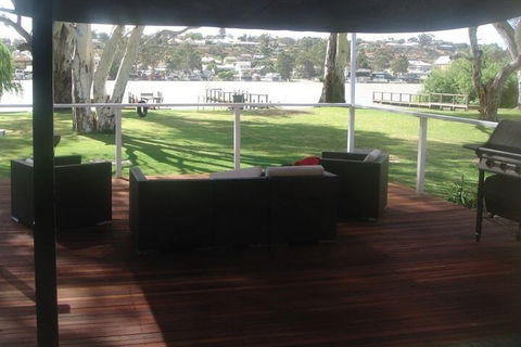 Eleven From The Left - Accommodation Ballina 7