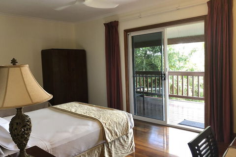 Daintree Manor Bed & Breakfast - Accommodation Ballina 4