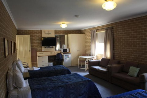 Grand Manor Motor Inn - Queanbeyan - Accommodation Ballina 6