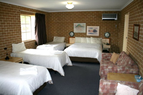 Grand Manor Motor Inn - Queanbeyan - Accommodation Ballina 5