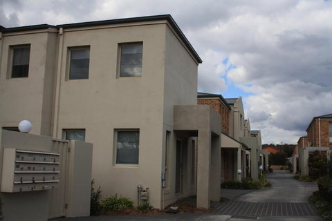 Grand Manor Motor Inn - Queanbeyan - Accommodation Ballina 0
