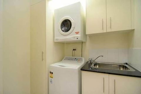 Plantation House 1 Spacious 4 Bedroom House Near Beach WIFI Netflix Telstra TV Playground Pool BBQ - Accommodation Ballina 3