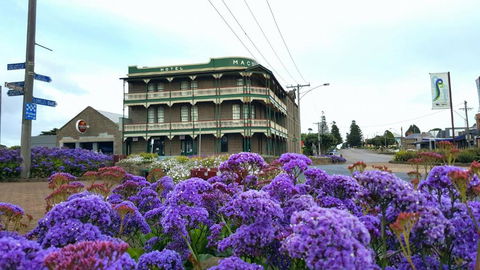 Georgia - Accommodation Ballina 2