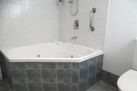 MAS Country Colonial Motor Inn - Accommodation Ballina 6