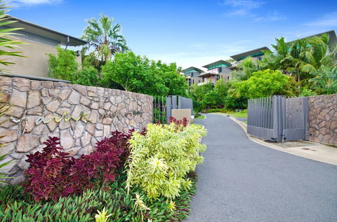 Yacht Club Villa 33-Serenity-Ocean Views With Golf Buggy - Accommodation Ballina 1