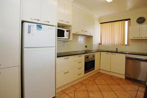 El Sandi Unit 10 14 18 North Street - Accommodation Ballina 6