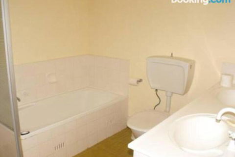 Ebbtide Unit 23 2 6 North St. Forster - Accommodation Ballina 5