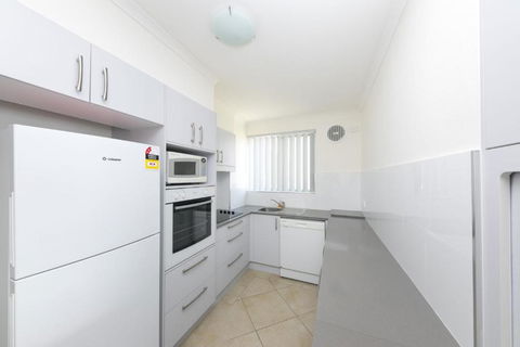 El Sandi Unit 06 14 18 North Street - Accommodation Ballina 5