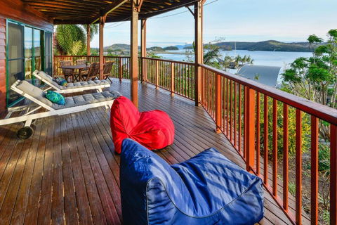 NEWLY BEAUTFULLY RENOVATED 16 The Casuarina 3 Bedroom House With 180 Degree Ocean Views - Accommodation Ballina 4
