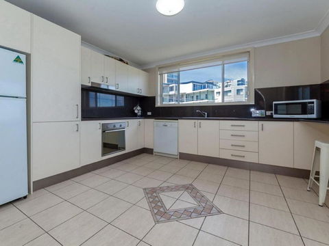 3 Sunset 11 Victoria Parade Stunning Unit Right Across From The Water - Accommodation Ballina 5