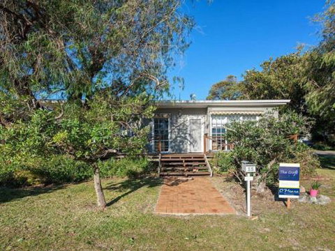 The Croft 11 Boulder Bay Rd Cosy Beach House With Aircon & Only 270m To The Beach - Accommodation Ballina 0