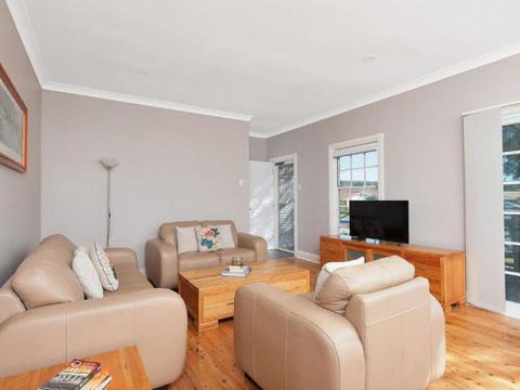 The Croft 11 Boulder Bay Rd Cosy Beach House With Aircon & Only 270m To The Beach - Accommodation Ballina 3