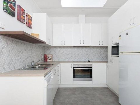 The Croft 11 Boulder Bay Rd Cosy Beach House With Aircon & Only 270m To The Beach - Accommodation Ballina 1