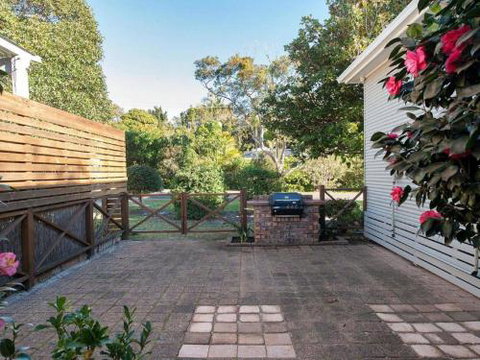 The Croft 11 Boulder Bay Rd Cosy Beach House With Aircon & Only 270m To The Beach - Accommodation Ballina 2