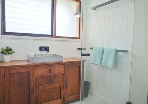 Quiet Pet Friendly Home 3 Houses To Beach Entry With Private Pool Walk To Shops - Accommodation Ballina 3