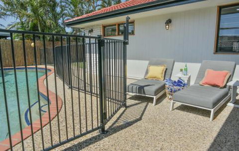 Quiet Pet Friendly Home 3 Houses To Beach Entry With Private Pool Walk To Shops - Accommodation Ballina 5