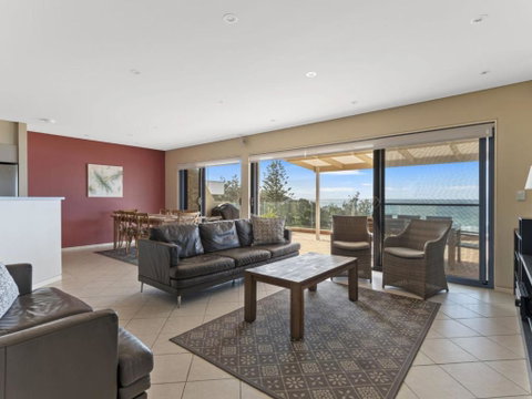 Aqua Shores Penthouse - Accommodation Ballina 3
