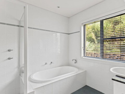 Aqua Shores Penthouse - Accommodation Ballina 4