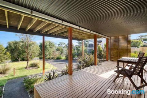 Acqua Vista Water View Fireplace Walk To Beach - Accommodation Ballina 5