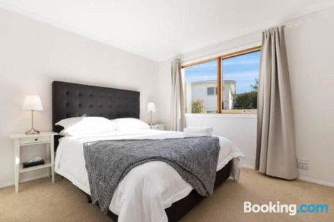 Acqua Vista Water View Fireplace Walk To Beach - Accommodation Ballina 3