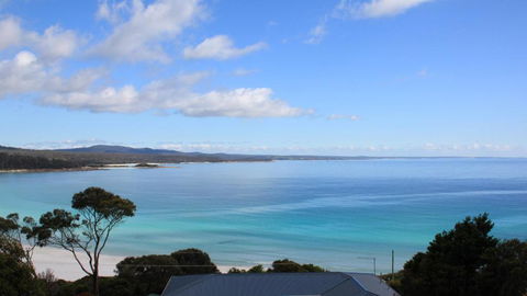 SEA EAGLE COTTAGE Amazing Views Of Bay Of Fires - Accommodation Ballina 2