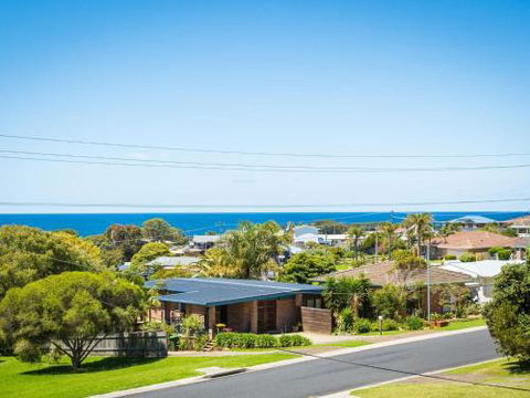 Williams Wonder Large Beach House - Accommodation Ballina 4