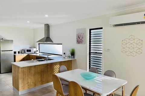 WHITSUNDAY Spacious & Comfortable Moments From Picturesque Boardwalk - Accommodation Ballina 6