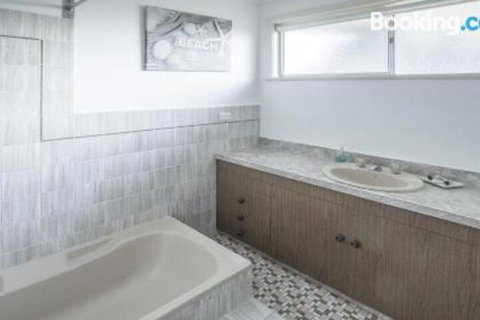 Clissold Street 11 Mollymook - Accommodation Ballina 2