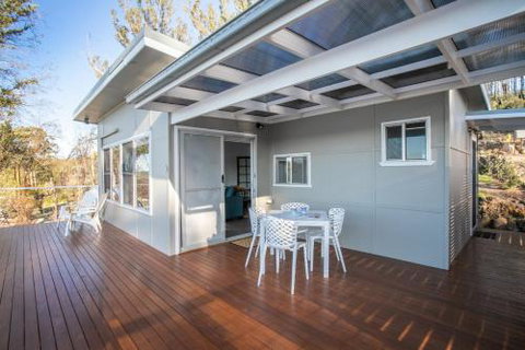 Home On The Water 21 Evans St. Lake Conjola - Accommodation Ballina 6