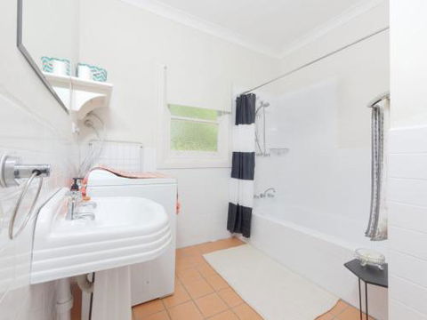 Redwood Cottage Burradoo Getaway Southern Highlands 4pm Check Out Sunday - Accommodation Ballina 3