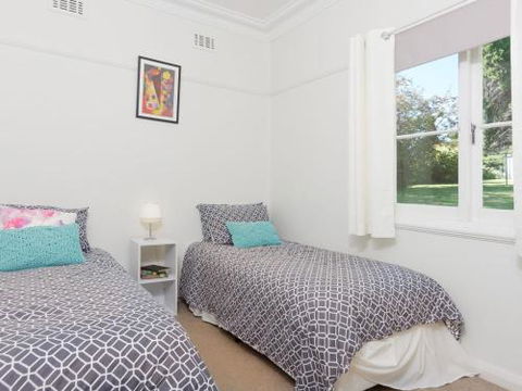 Redwood Cottage Burradoo Getaway Southern Highlands 4pm Check Out Sunday - Accommodation Ballina 2