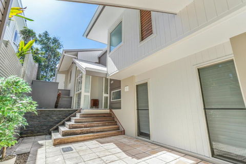 The Peachy Life Sunshine Beach - Accommodation Ballina 4