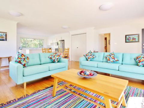 Elaine At Hyams 4pm Check Out Sundays - Accommodation Ballina 6