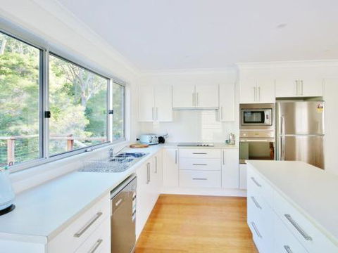 Elaine At Hyams 4pm Check Out Sundays - Accommodation Ballina 3