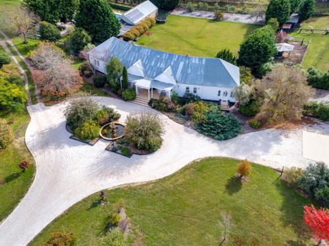 Wembley House Southern Highlands With 4pm Check Out Sunday - Accommodation Ballina 1