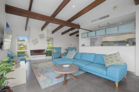 Beachfront Location 28 Mitchell Pde - Accommodation Ballina 4