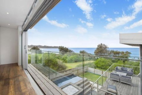 Beachfront Location 28 Mitchell Pde - Accommodation Ballina 6