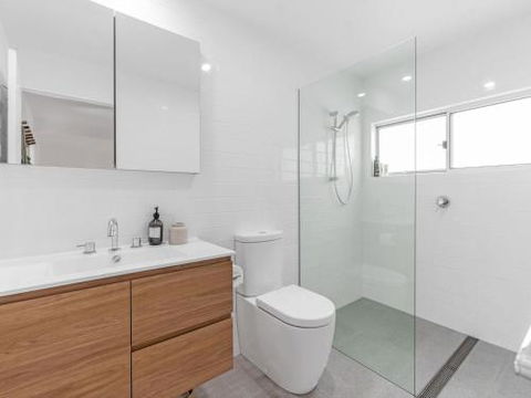 MOBYS At HYAMS Hyams Beach 4pm Check Out Sundays - Accommodation Ballina 2