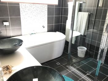 Ocean House At Mollymook - Accommodation Ballina 3