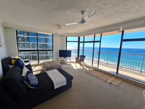 Absolute Beachfront With Views 2BR Apt - Accommodation Ballina 4