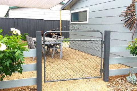 Charlottes Honor River & Golf Cottage - Accommodation Ballina 1