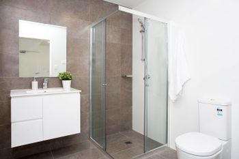 Designer Executive Apartment + Parking Near Train - Accommodation Ballina 6