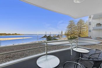 The Oak Room 106 - Accommodation Ballina 0